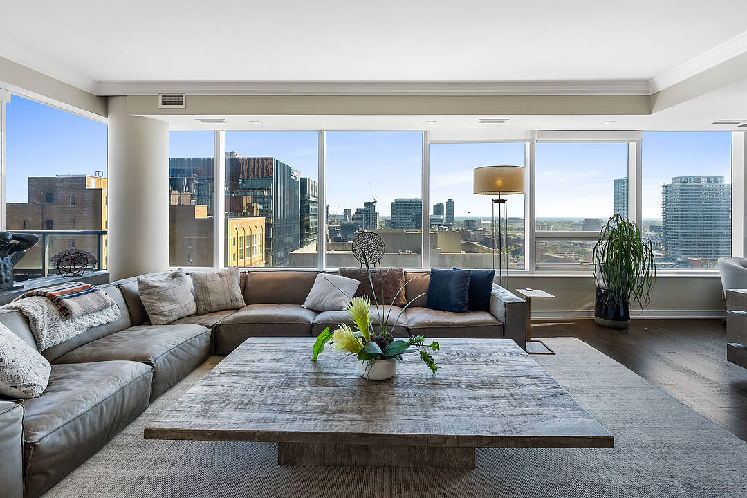 88 Scott St #2004, Toronto, Ontario