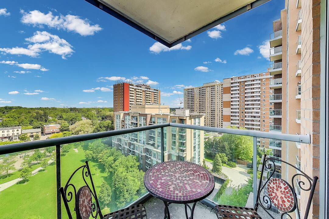 11 Michael Power Pl #1111, Toronto, Ontario