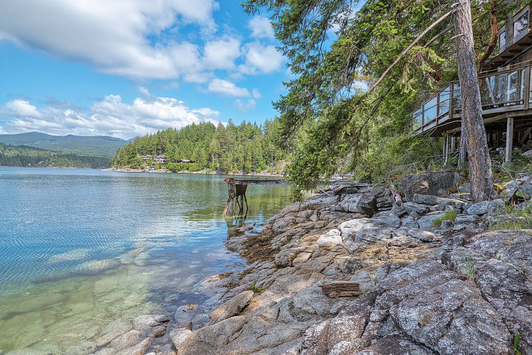 6761 Sandy Hook Trail, Sechelt, British Columbia