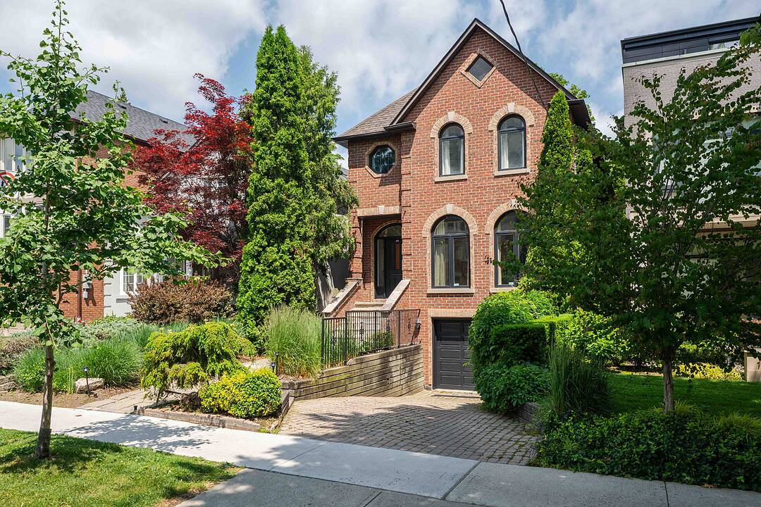 112 Sherwood Ave, Toronto, Ontario
