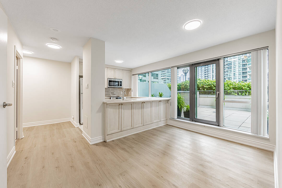 10 Queens Quay W #303, Toronto, Ontario