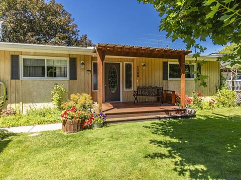 2300 Charleswood Drive, Kelowna