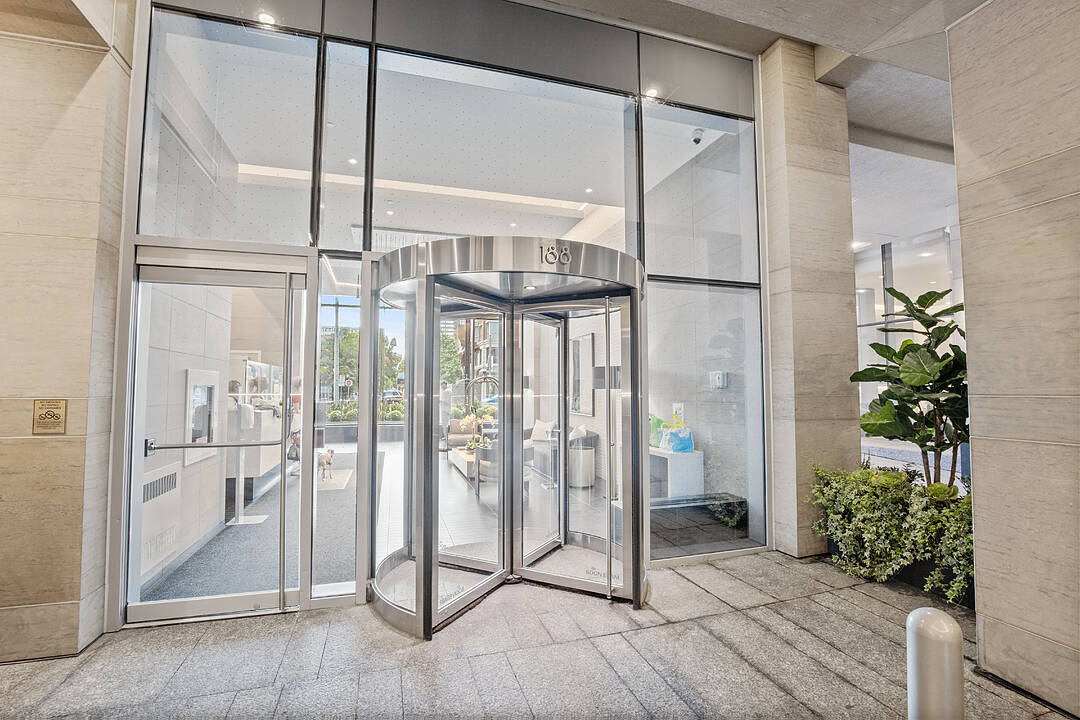 188 Cumberland St #604, Toronto, Ontario
