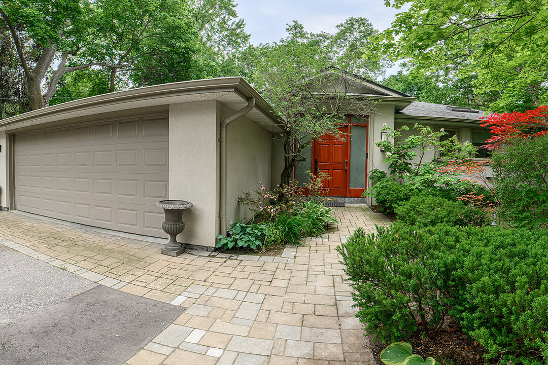 105 Roxborough Dr, Toronto, Ontario