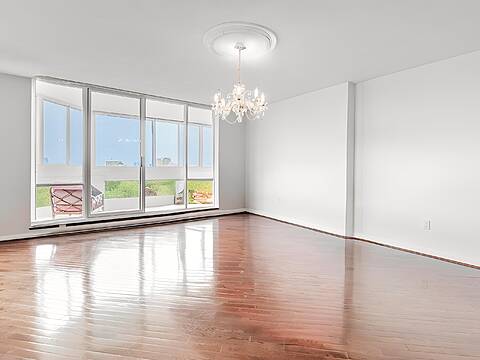 240 Heath St W #1403, Toronto