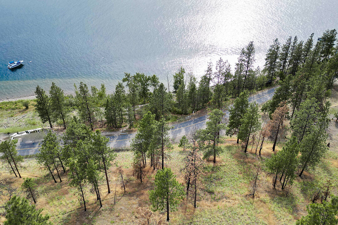 9775 & 9819 Okanagan Centre Road West, Lake Country, British Columbia