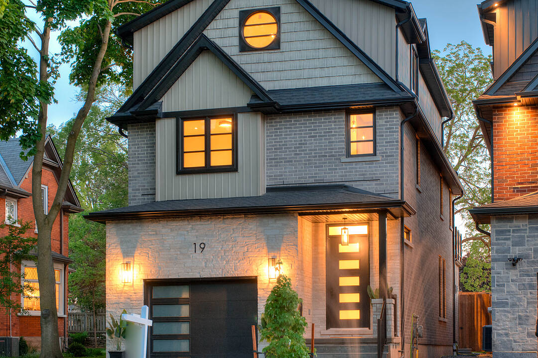 19 Avondale Ave, Waterloo, Ontario