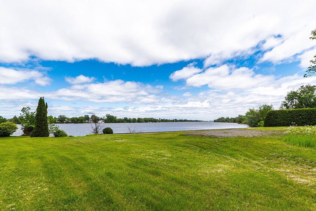 7805 Boul. des Mille-Îles, Saint-François, Québec