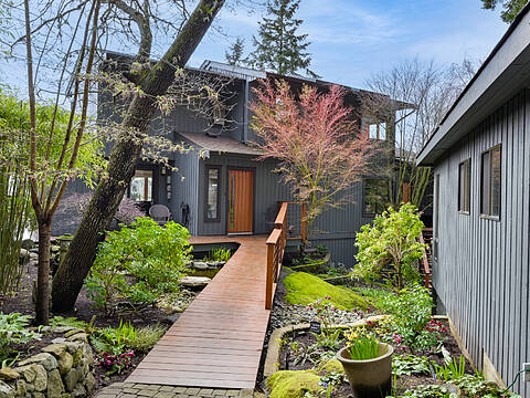 2767 Tudor Avenue, Saanich