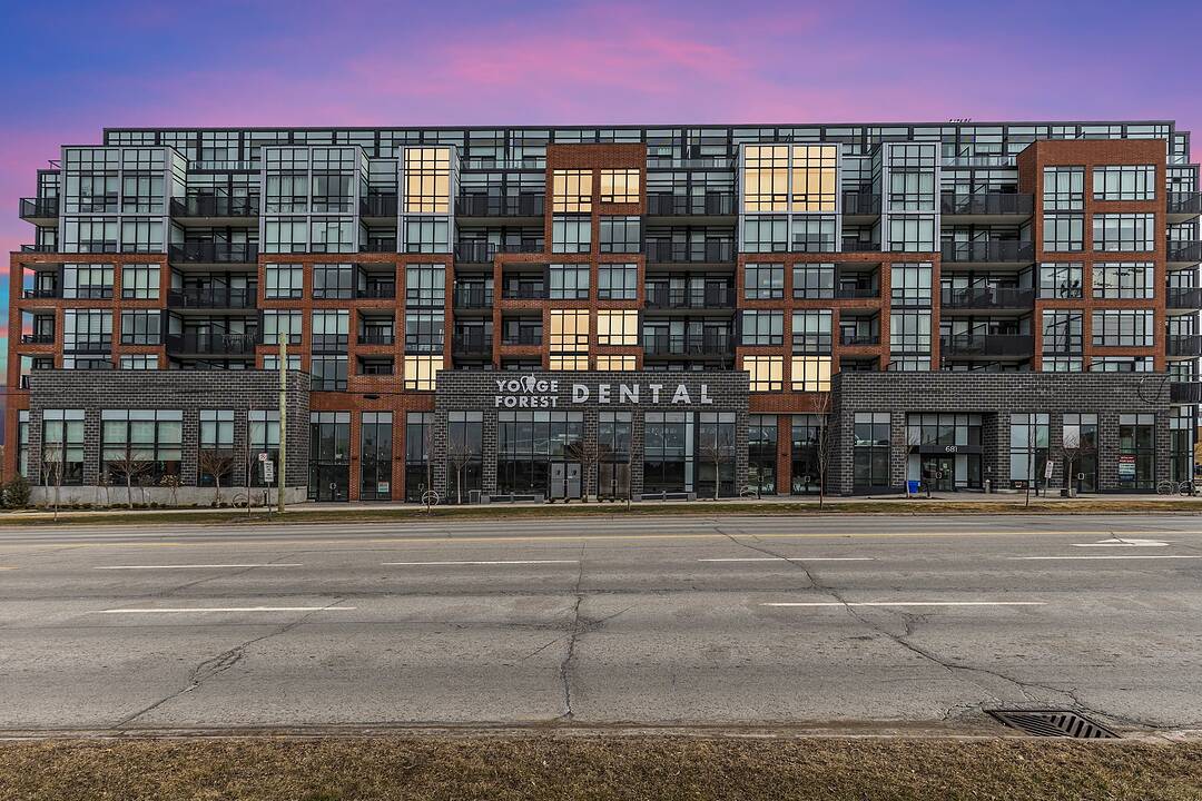 681 Yonge St #302, Barrie, Ontario