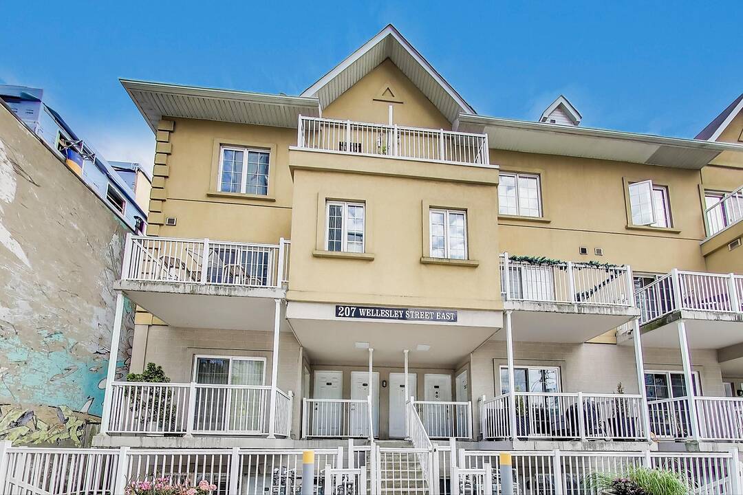 207 Wellesley St E #207, Toronto, Ontario