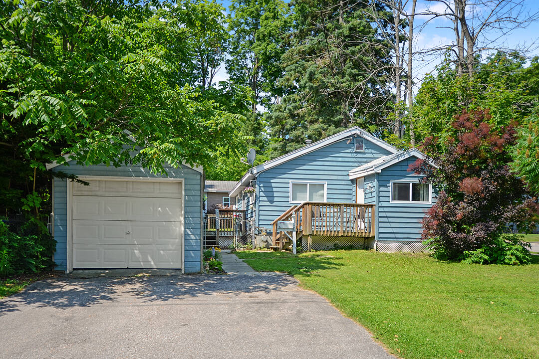 116 Ninth Street, Midland, Ontario