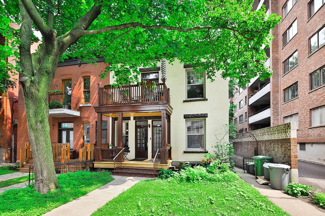 1-3 Av. de l'Épée, Outremont, Québec