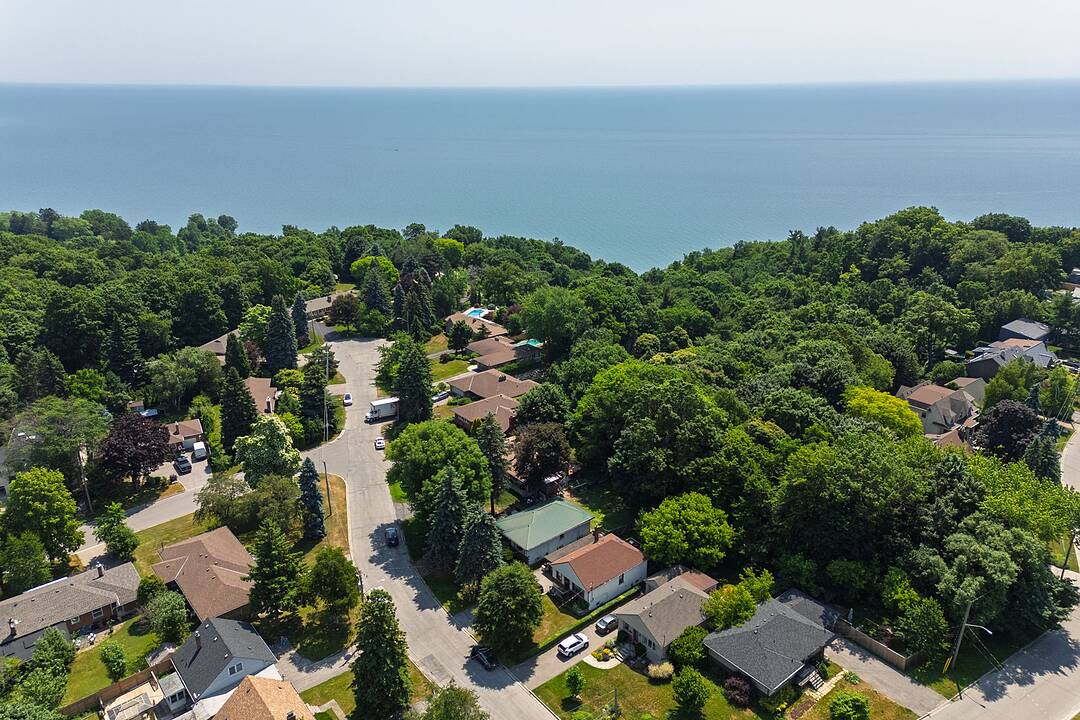 17 Ayre Point Rd, Toronto, Ontario