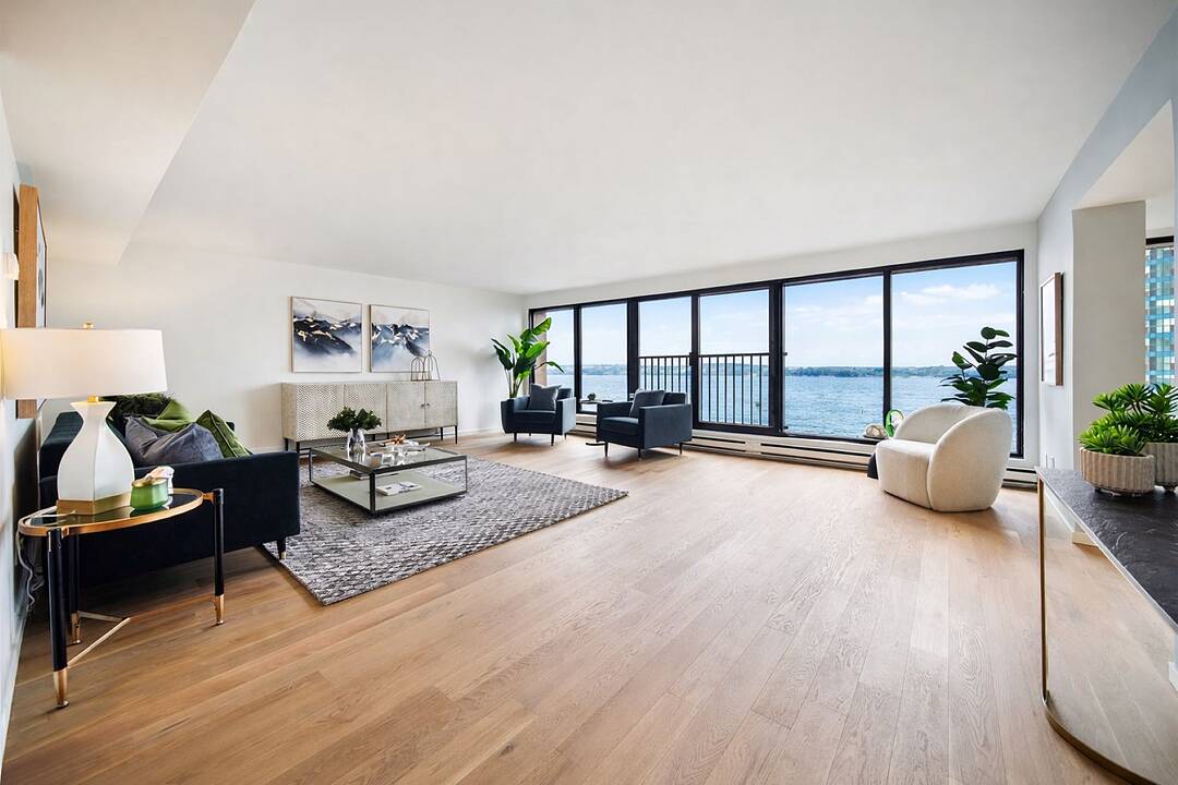 65 Harbour Sq #1110, Toronto, Ontario