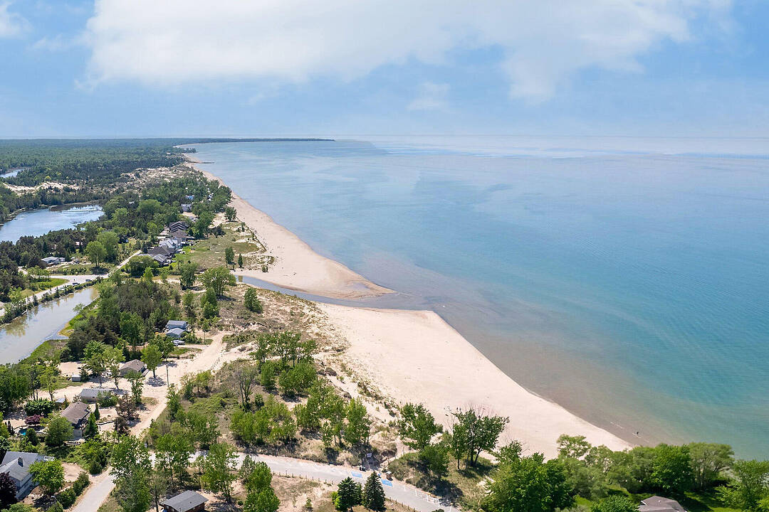 7624 Riverside Dr, Lambton Shores, Ontario