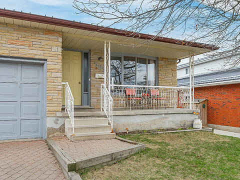 563 Champlain Boulevard, Cambridge