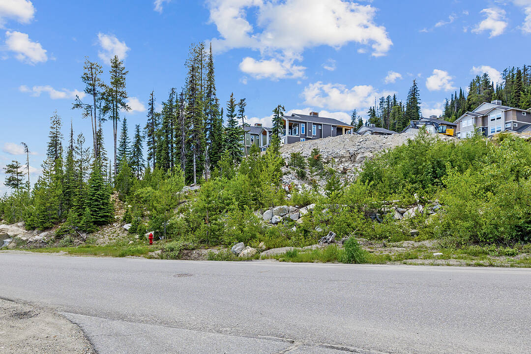 5850 Snow Pines Way, Big White, British Columbia