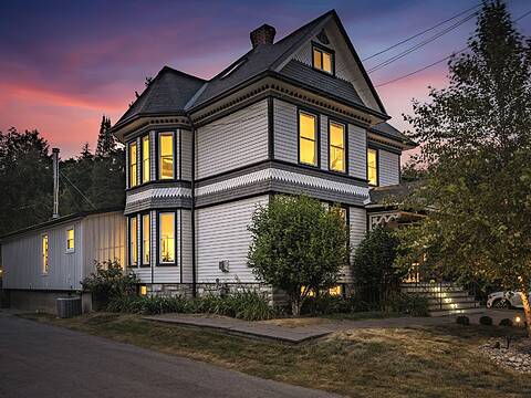 29 Queen St, Prince Edward County