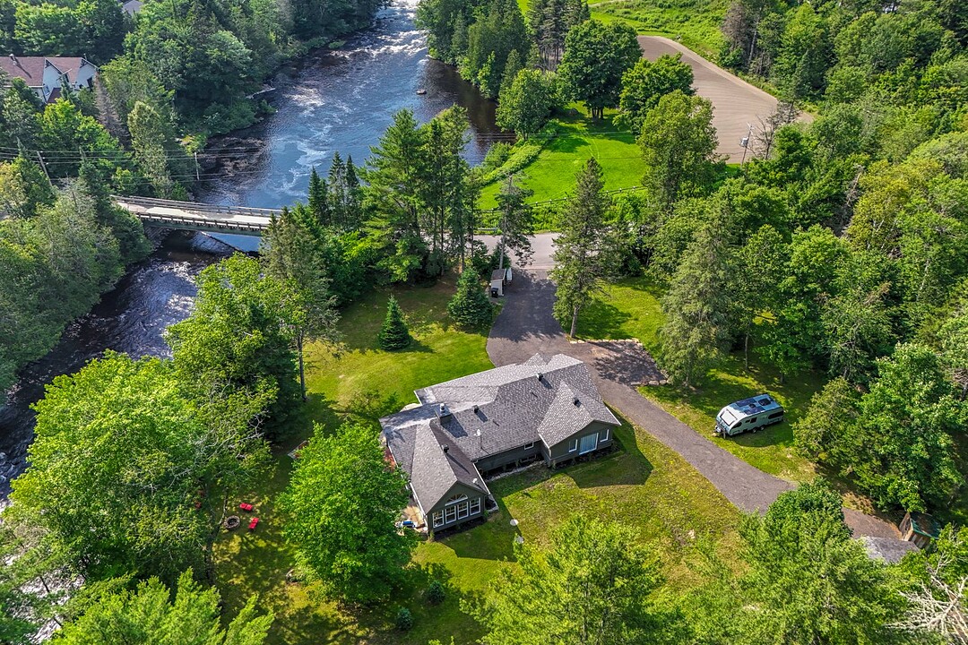 1325 Ch. Riverdale, Sainte-Adèle, Quebec