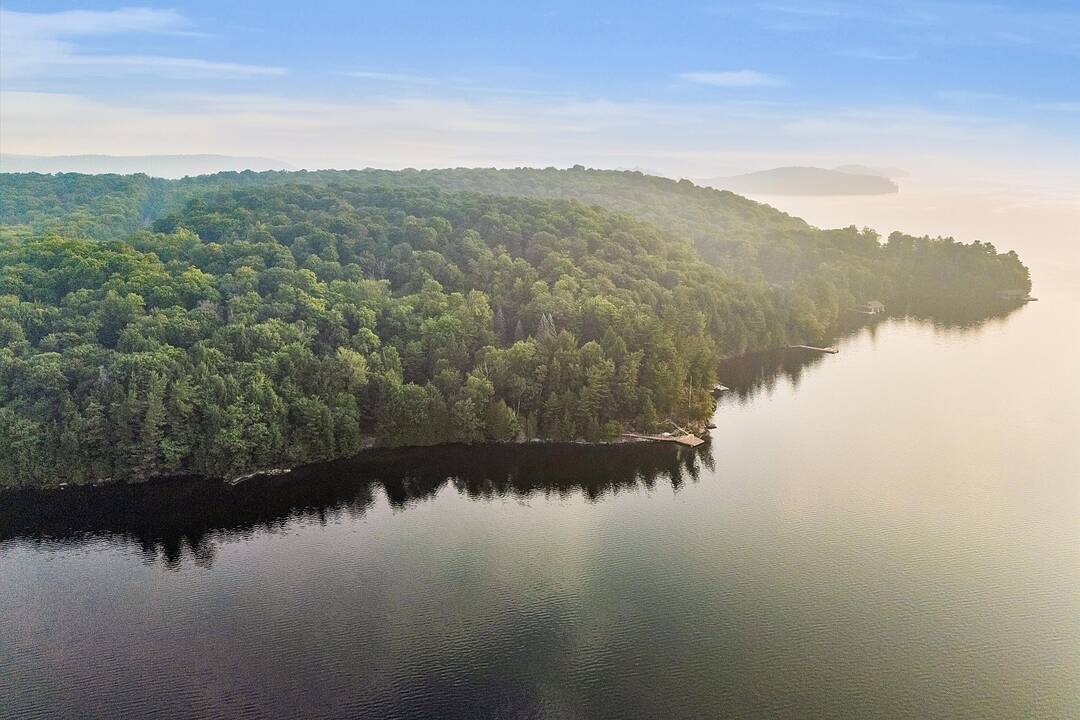 1080 Vanclieaf Dr, Lake of Bays, Ontario