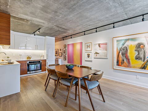 152 St Patrick St #1011, Toronto