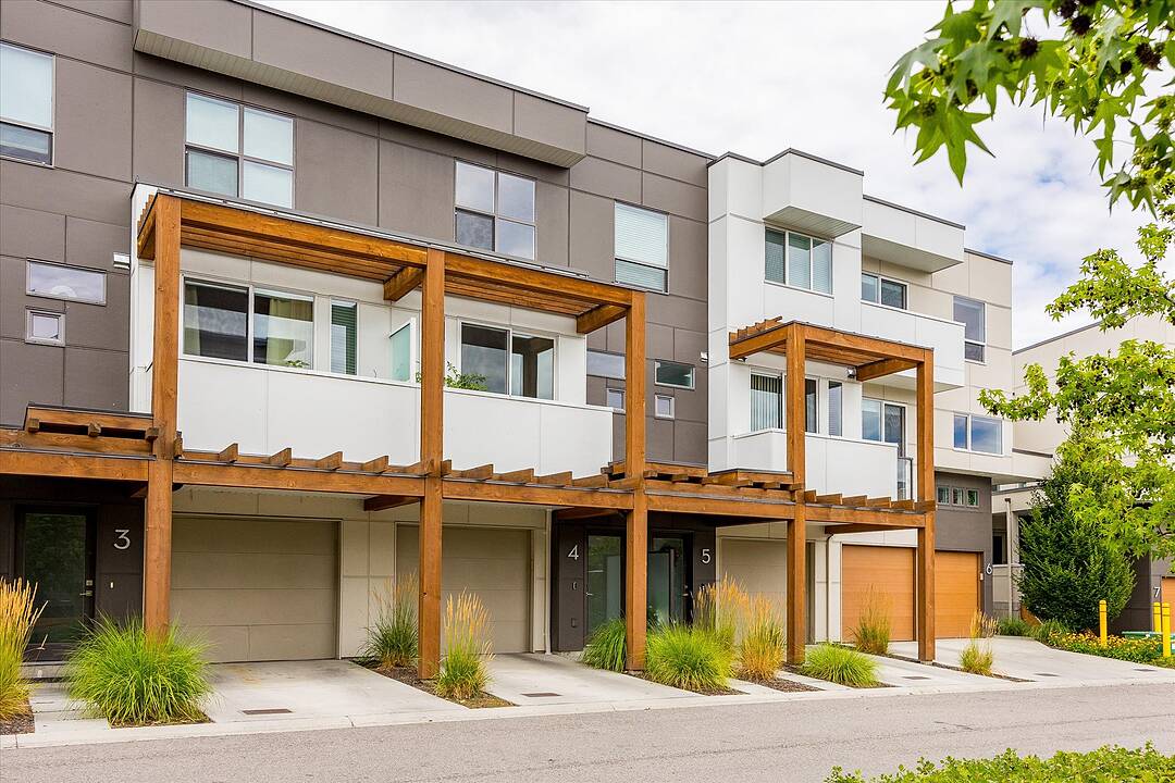 4-720 Valley Road, Kelowna, British Columbia