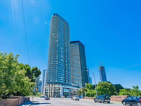 585 Bloor St E #2124, Toronto