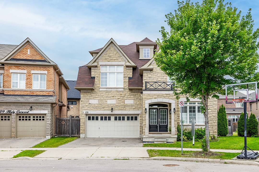 135 Hoey Cres #Upper, Oakville, Ontario