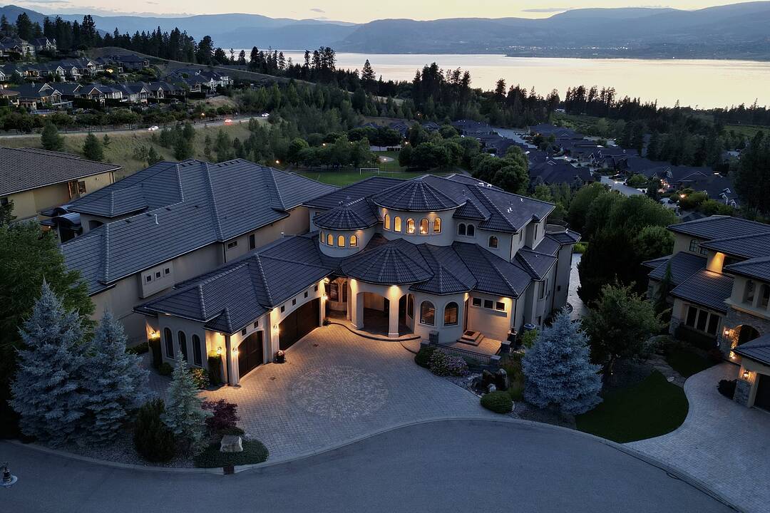 4860 Tuscany Lane, Kelowna, British Columbia
