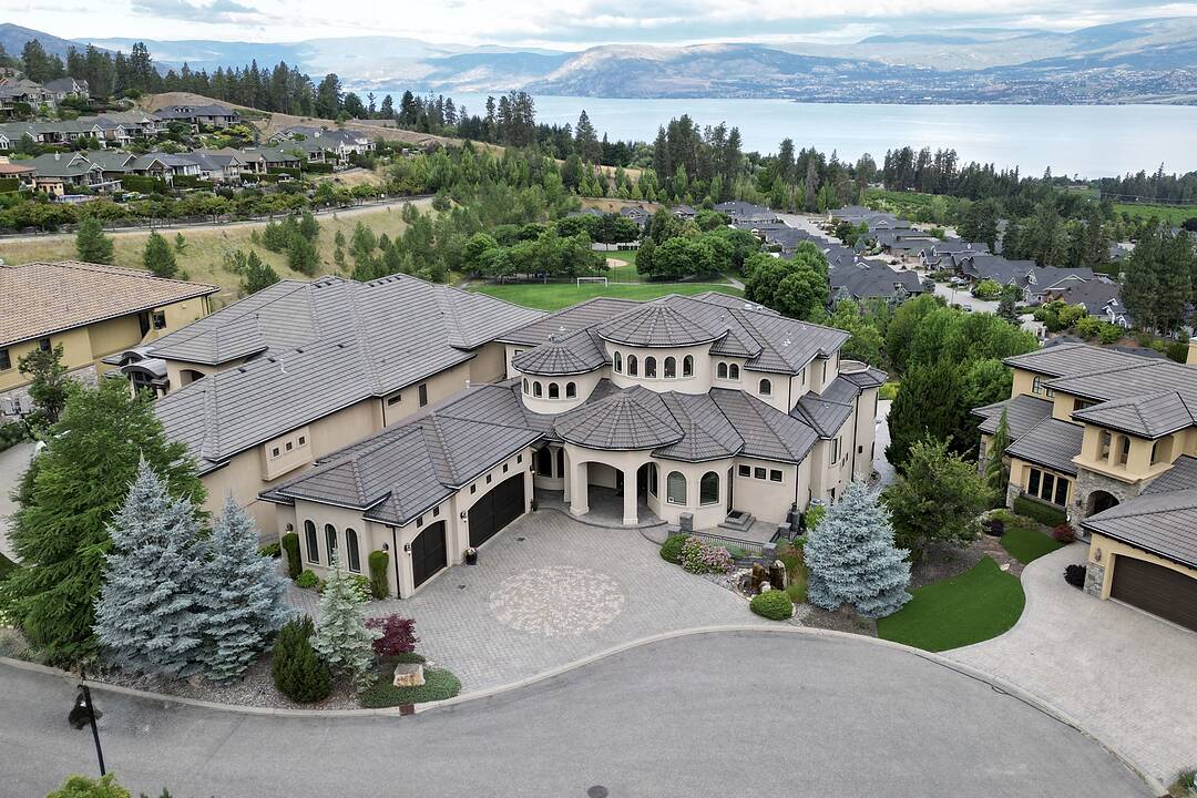 4860 Tuscany Lane, Kelowna, British Columbia