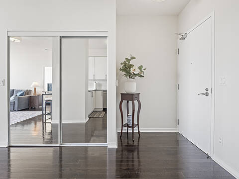 15 Legion Rd #2501, Toronto