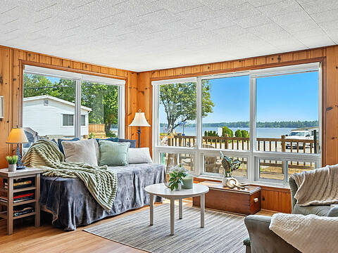 1120 South Kahshe Lake Rd, Gravenhurst