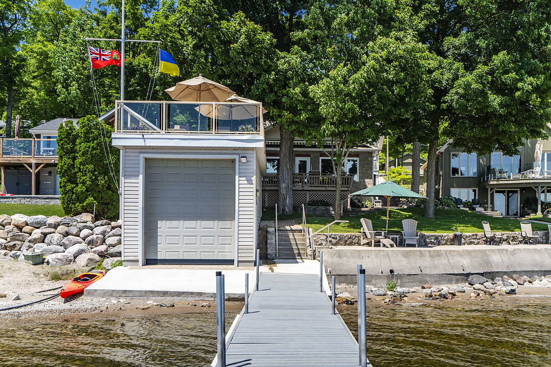 435 Mundys Bay Road, Midland, Ontario