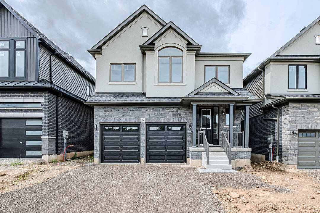 74 Ralph Newbrooke Circle, Paris, Ontario