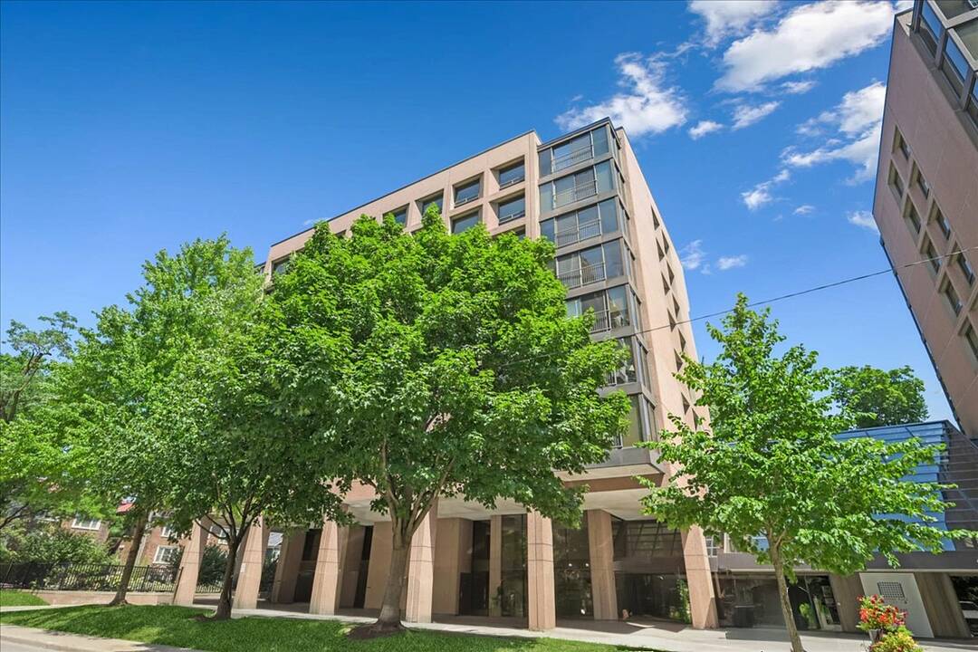 449 Walmer Rd #301, Toronto, Ontario