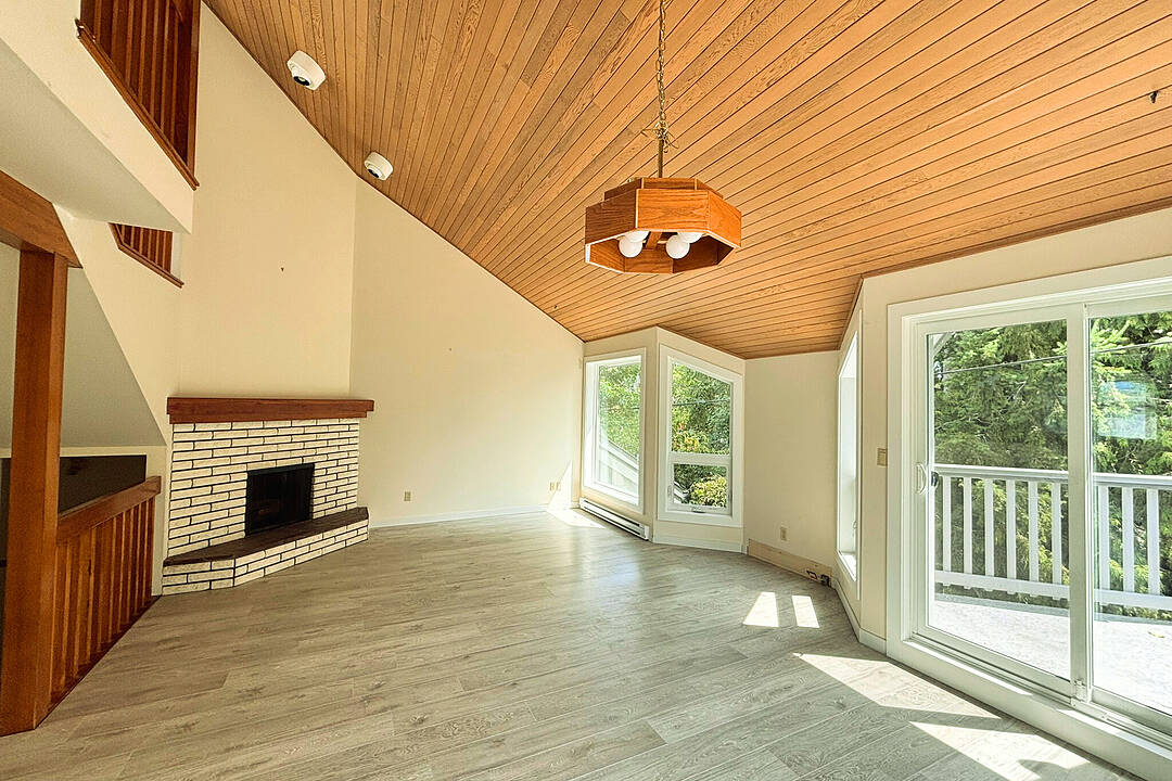 5753 Wharf Avenue #9, Sechelt, British Columbia