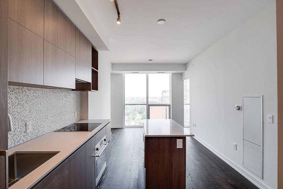 1 Yorkville Ave #1809, Toronto, Ontario