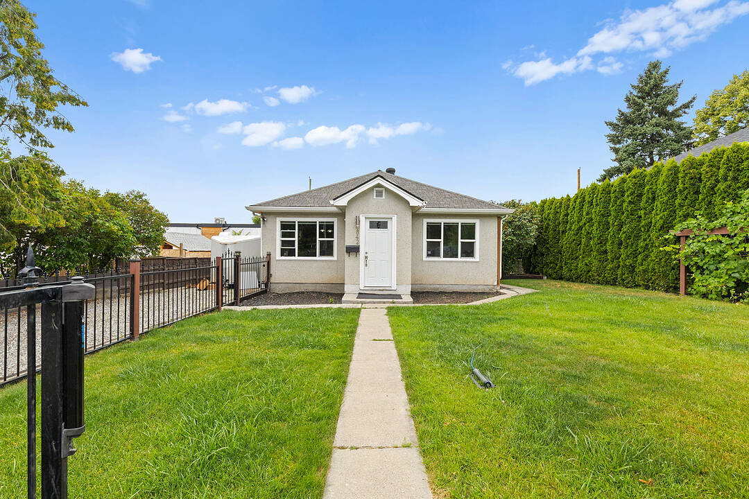 842 Glenmore Drive, Kelowna, British Columbia