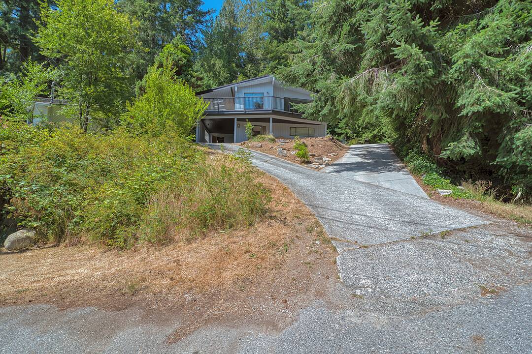 5713 Salmon Drive, Sechelt, British Columbia
