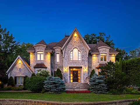 215 Boul. De Gaulle, Lorraine