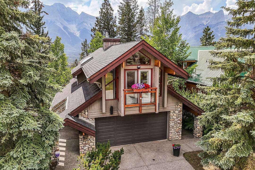 221 Benchlands Terrace, Canmore, Alberta