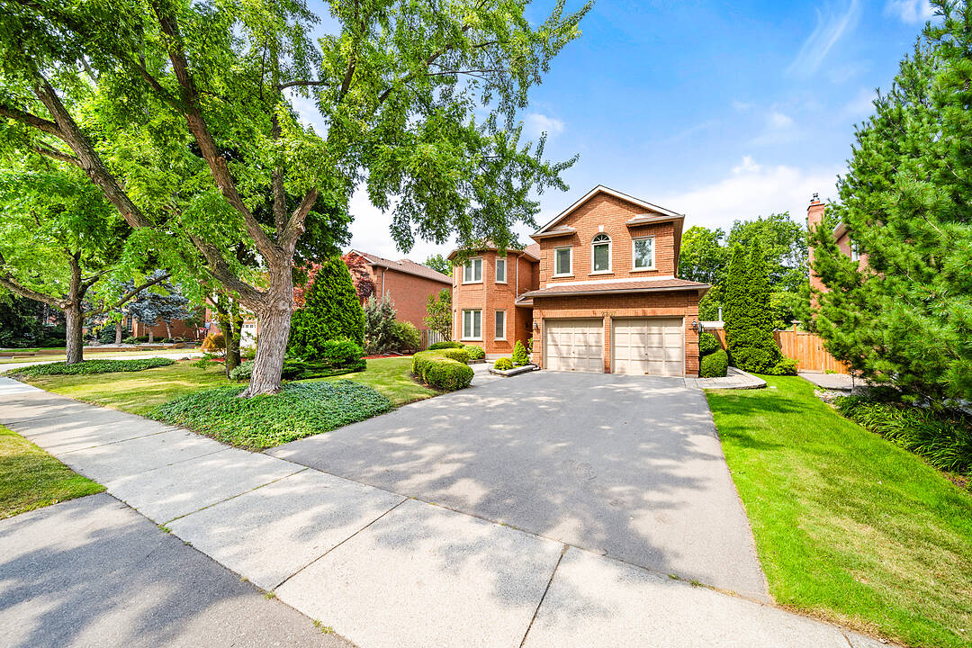 2207 Winding Woods Drive, Oakville, Ontario