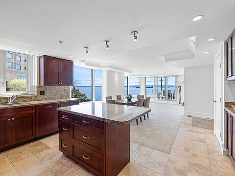 2280 Bellevue Avenue #101, West Vancouver