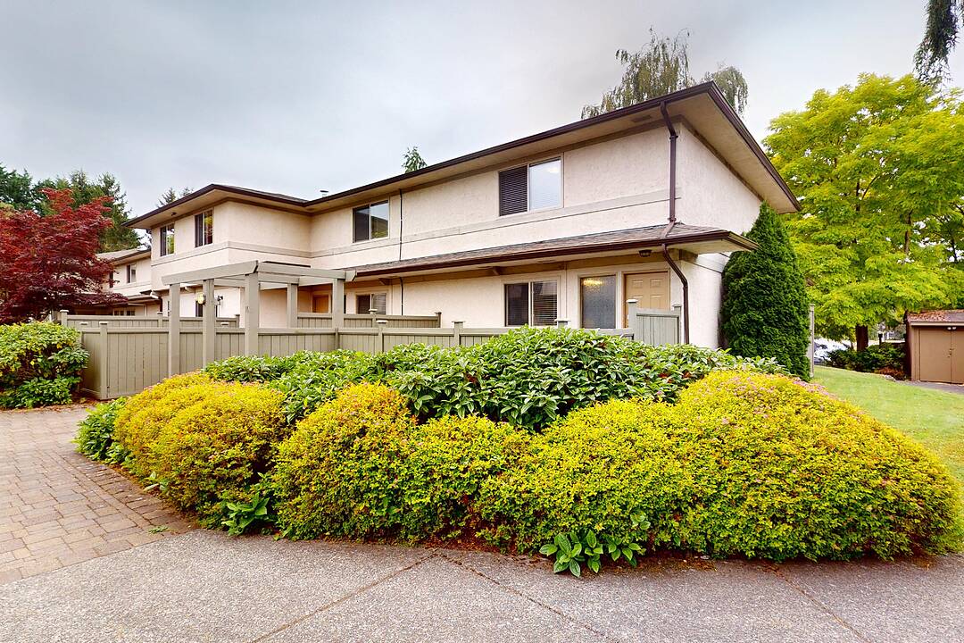 16-4061 Larchwood Drive, Saanich, British Columbia