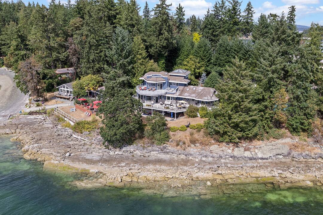 11680 Fairtide Road, Ladysmith, British Columbia