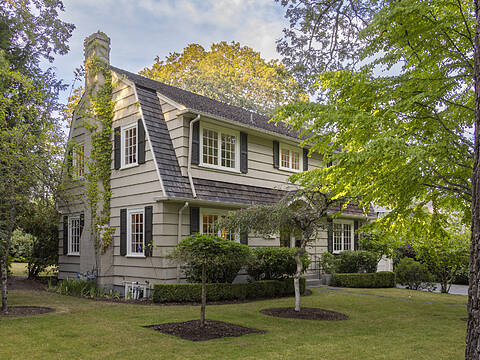 2570 Lansdowne Road, Oak Bay