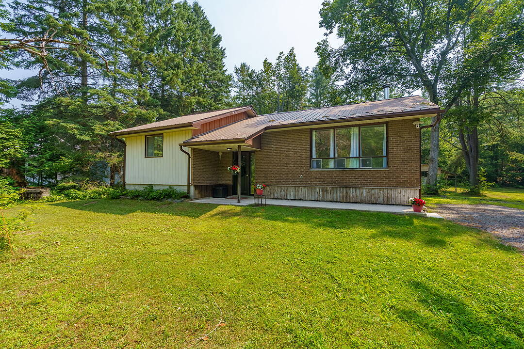 1114 Winhara Road, Gravenhurst, Ontario