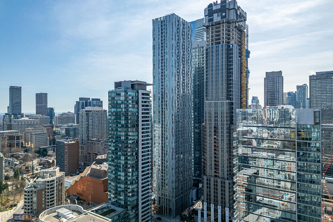 1 Yorkville Ave 5405, Toronto, Ontario