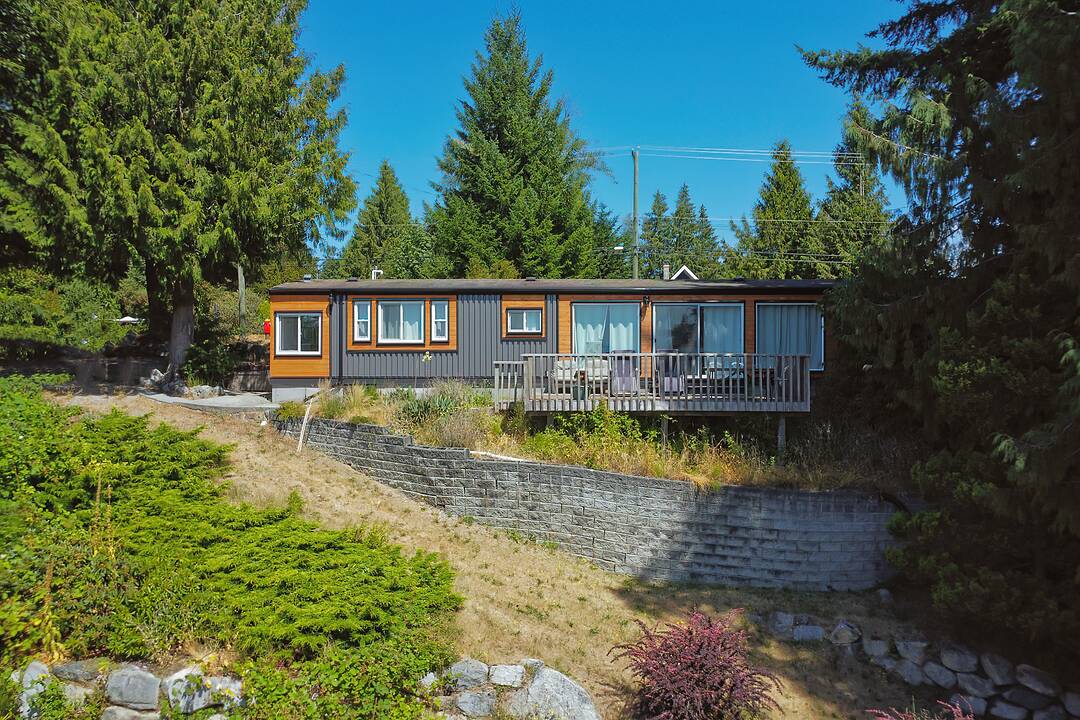 7949 Redrooffs Road, Halfmoon Bay, British Columbia